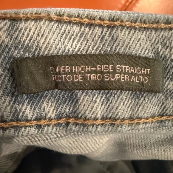 Wild Fable Size 2 Straight Leg Super High Rise Light Blue Distressed Jeans - Picture 4 of 7